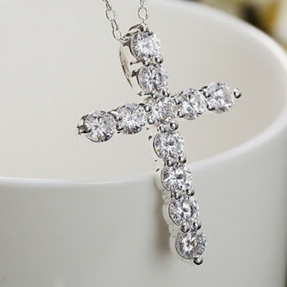NEW Sterling silver Cross Necklace - Picture 3 of 4